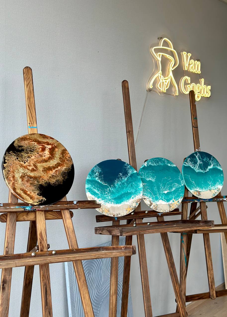 Круглі роботи з епоксидної смоли - океан та галактика